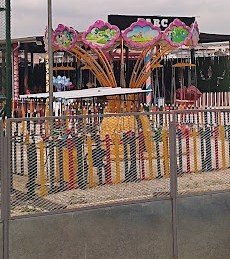 Parc d'attraction Angré château