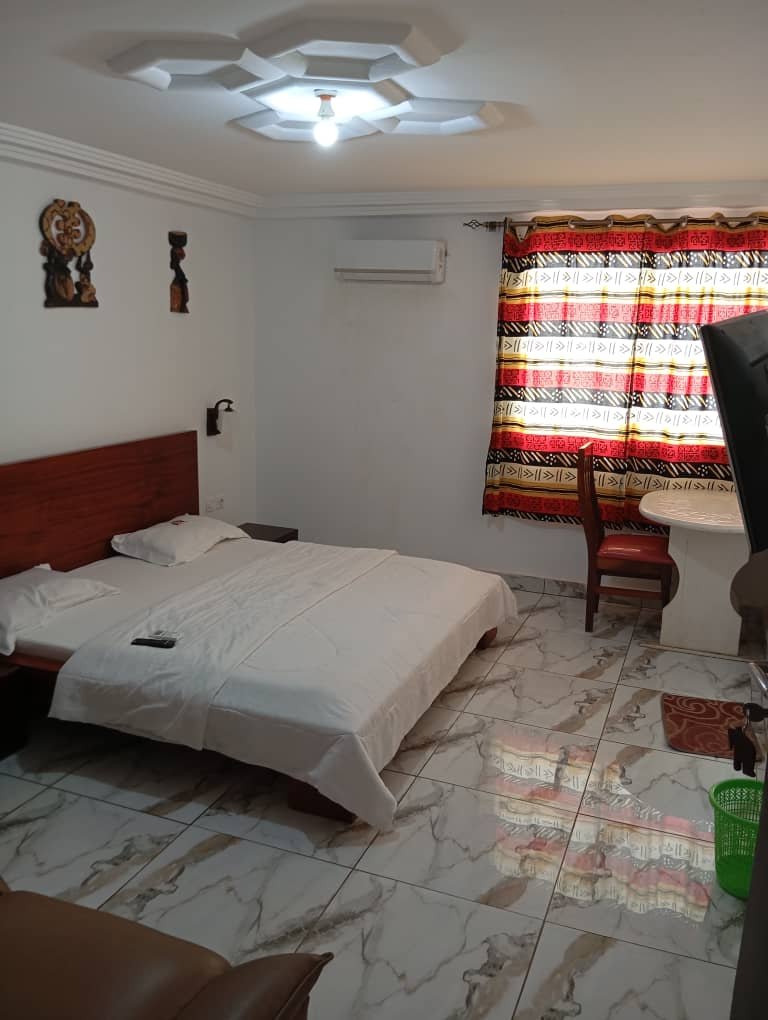 LA VILLA DES HOTES 1