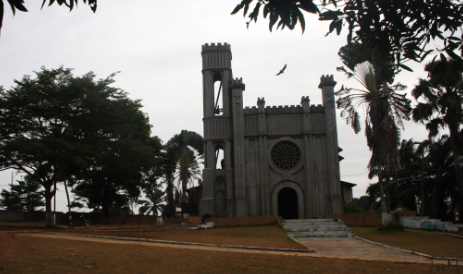 LA CATHEDRALE SAINT ANDRE DE SASSANDRA