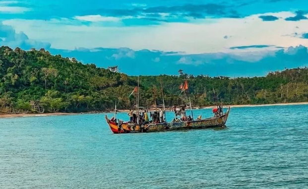 LA BAIE DE MONOGAGA